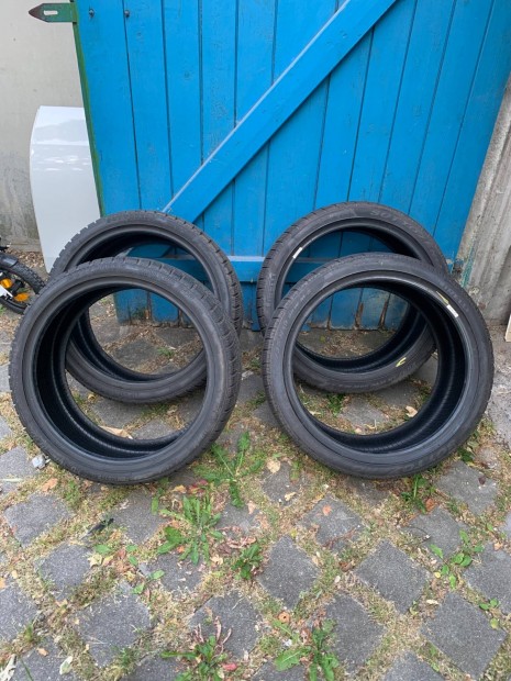Pirelli 2 széles Téligumi garnitúra(19)