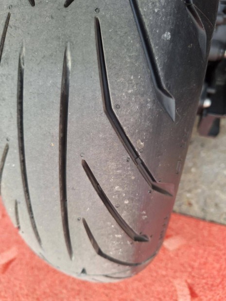 Pirelli Angel GT II - Használt motor gumi(180/55-R17,120/70-R17)