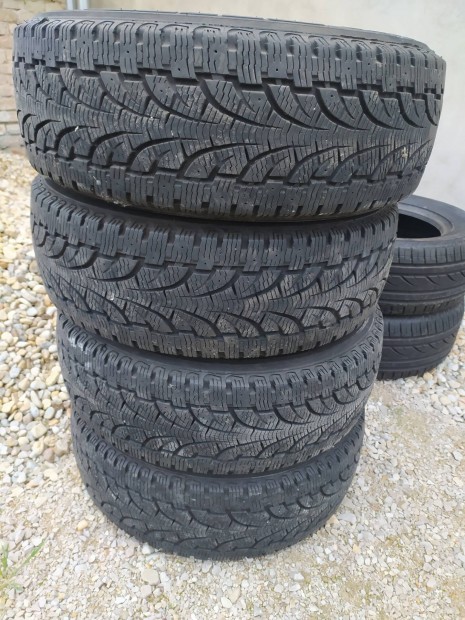 Pirelli Chrono 215/65 r16 C jó állapotú gumik