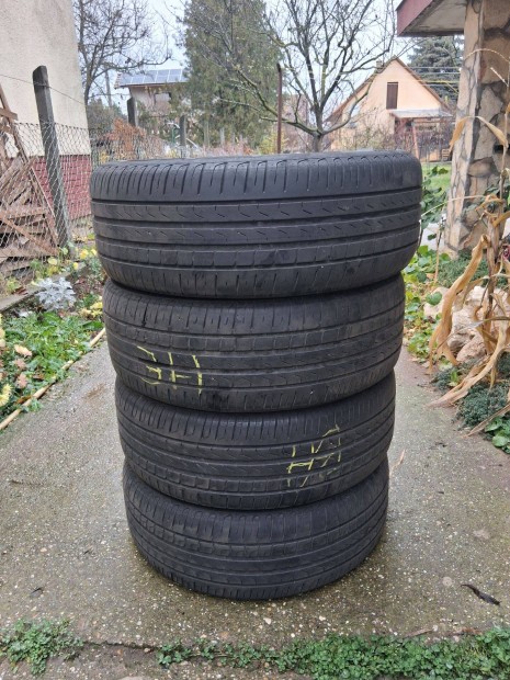 Pirelli Cintauro P7 gumi elad 215/55R17