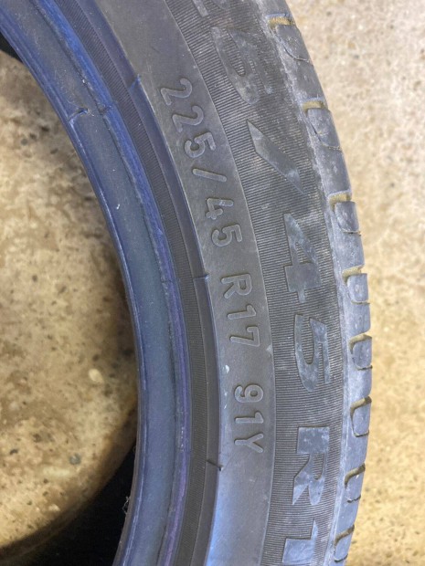 Pirelli Cinturato 2025/45 R17 - 2 db