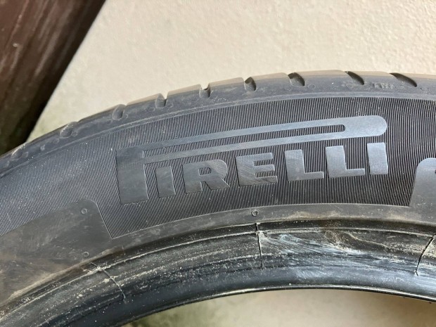 Pirelli Cinturato P7 275/40 R18 103Y