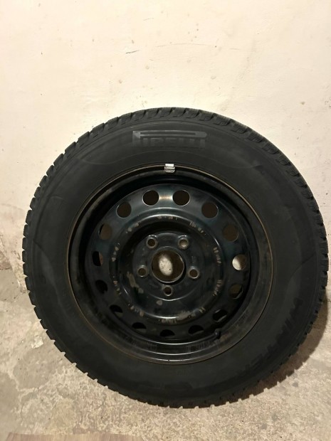 Pirelli Cinturato Winter 195/65 R15 téligumi + lemezfelni 4 db Eladó
