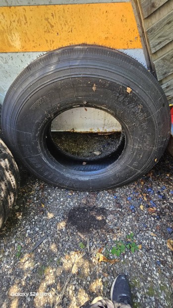Pirelli Fr25 315/80 R22.5 új gumi 99.999Ft