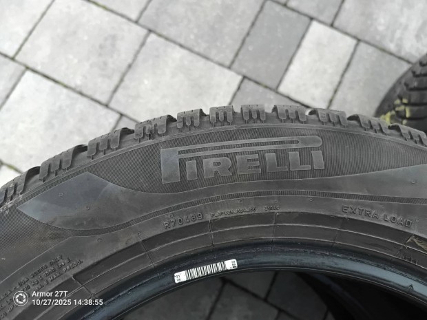 Pirelli+Nokian 205/60 R15 téli gumi