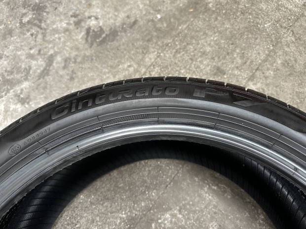 Pirelli P7 245/40R19 nyári