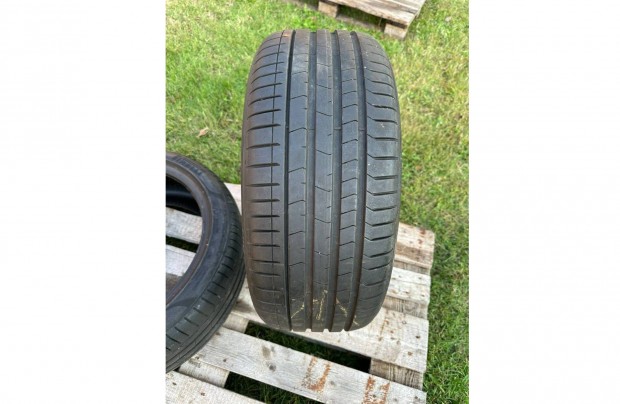 Pirelli P Zero 245/40 R19 nyri gumi