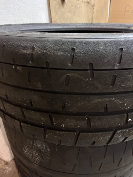 Pirelli P Zero Trofeo Semi Slick 245/35R19 gumi