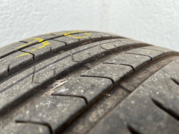 Pirelli P Zero nyri gumi szett 225/40R18