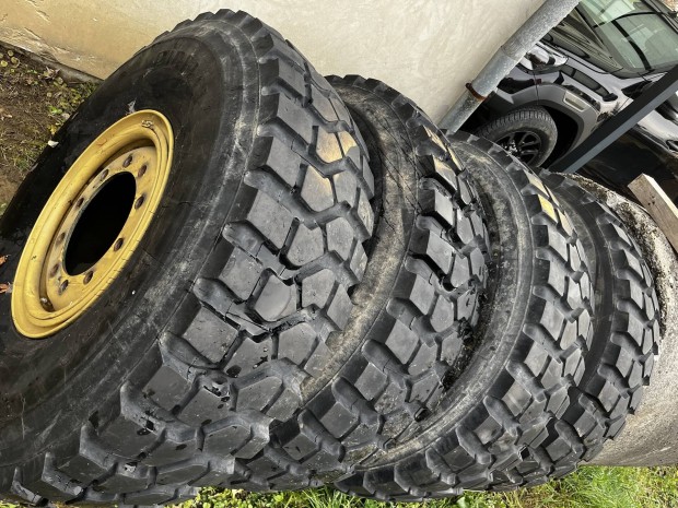 Pirelli Pista 1400x20 komplett sorkerk /Man,Iveco,Steyr/