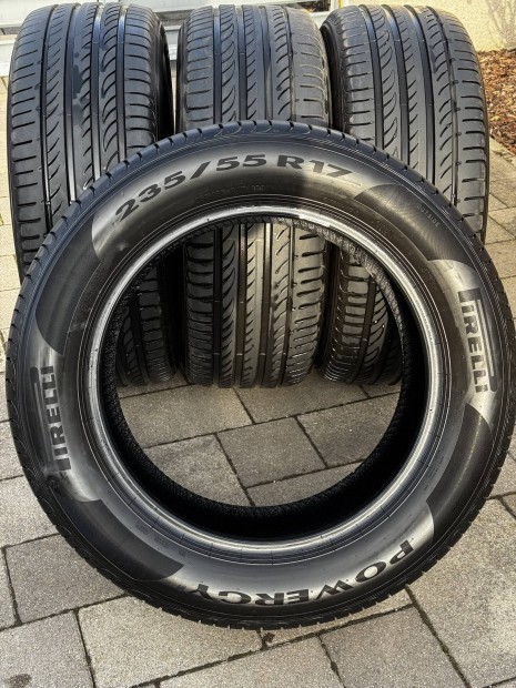 Pirelli Powergy 235/55 R17 ny�ri gumi