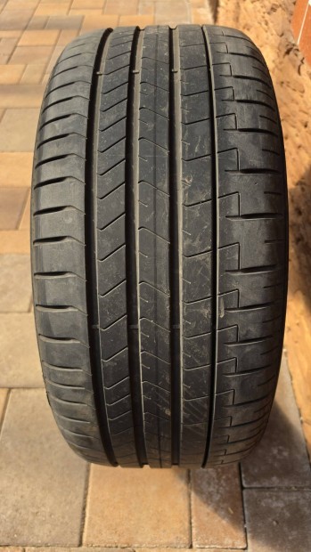 Pirelli Pzero 255/45/R18 ny�ri 5mm