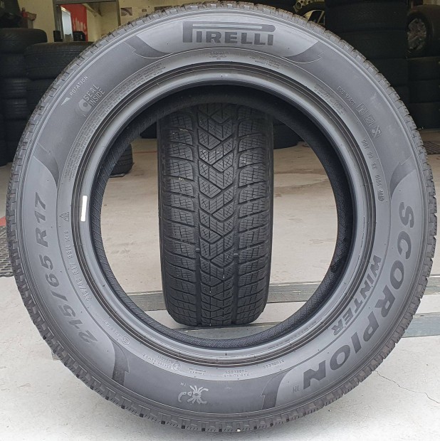 Pirelli Scorpion Winter 215/65 R17 tli gumi 2db /T176
