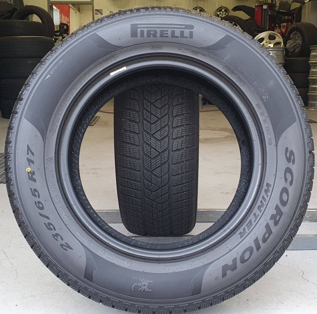 Pirelli Scorpion Winter 235/65 R17 tli gumi 2db /T185
