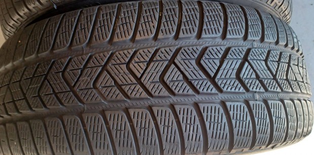Pirelli Scorpion Winter MOE 235/55 R19 tli gumik 4db