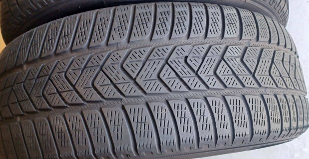 Pirelli Scorpion Winter MO 235/60 R18 téli gumik 2db