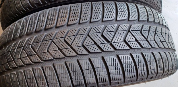 Pirelli Scorpion Winter MO 235/60 R18 téli gumik 2db