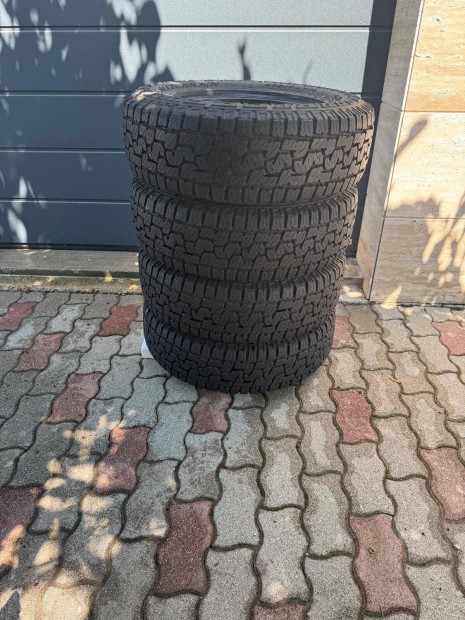 Pirelli Scorpion all Terrain Plus 235/70 R16 106T