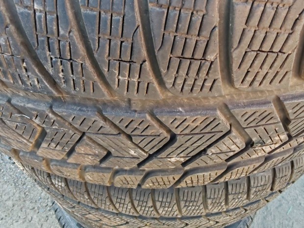 Pirelli Skorpion tligumi