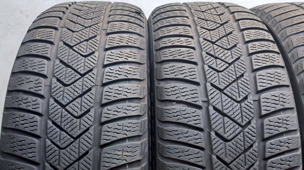 Pirelli Sottozero3 Winter MOE 225/45 R18 téli gumik 4db