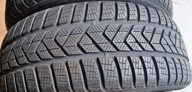 Pirelli Sottozero3 Winter MO 235/45 R19 tli gumik 4db