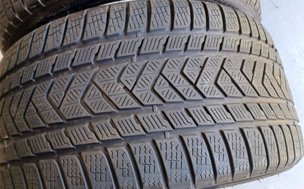 Pirelli Sottozero3 Winter NO 315/30 R21 tli gumik 2db