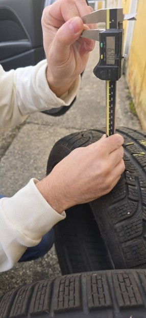 Pirelli Sottozero 225/45/R17 tligumi