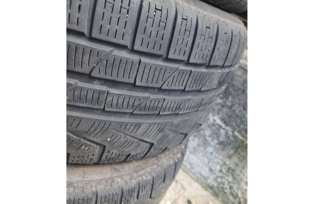 Pirelli Sottozero 245/45 R18 BMW STB Téligumi Garnitúra