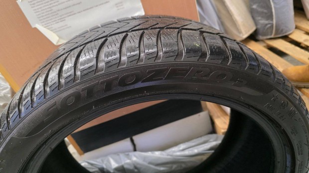 Pirelli Sottozero 275/35R19 2db tli gumi