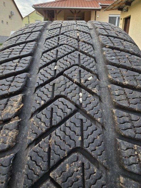 Pirelli Sottozero 3 téligumi 245/45r18