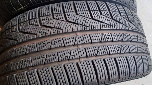 Pirelli Sottozero Winter240 255/40 R18 tli gumik 4db. 7,5-8mm