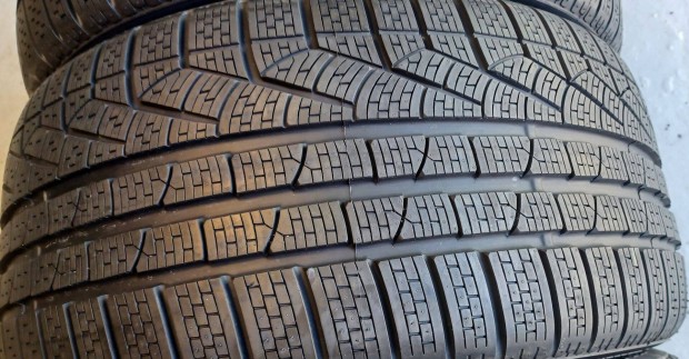 Pirelli Sottozero Winter240 MO 255/35 R19 téli gumik 130e./4db