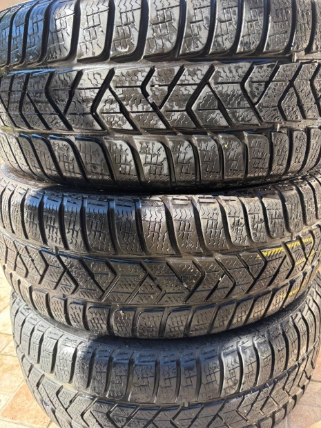 Pirelli Sottozero téli gumi szett