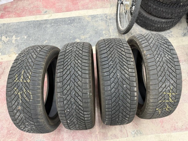 Pirelli Winter Cinturato 2 215/55 R18 ID3 téli gumik