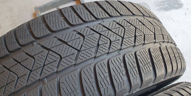 Pirelli Winter Sottozero 225/50 R17 Defekttr tli gumi 2db /T263