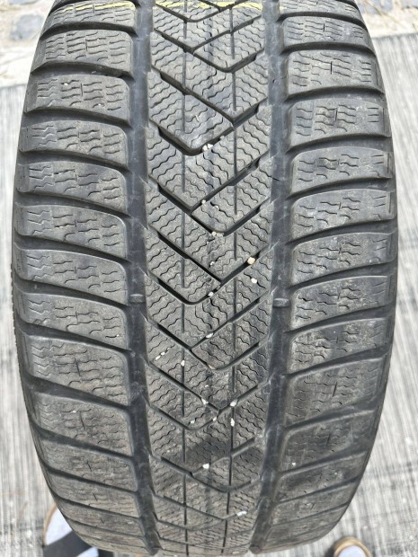 Pirelli Winter Sottozero 3 XL 235/40 R19 96V Tligumi