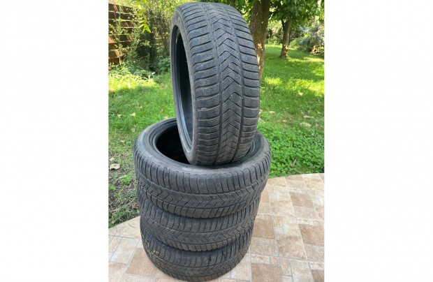 Pirelli Winter Sottozero téli gumi 245/45 R19