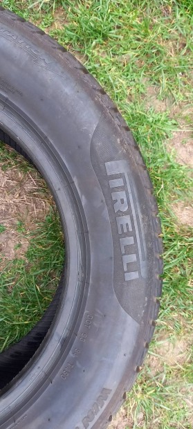 Pirelli gumi elado