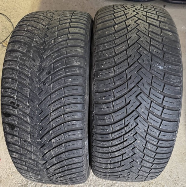 Pirelli gumik 226/45/18