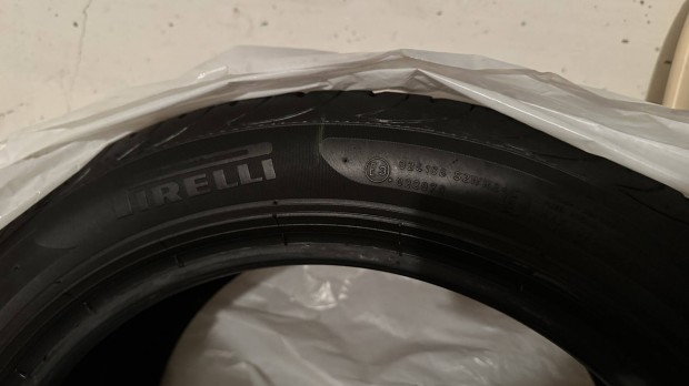 Pirelli nyri gumi