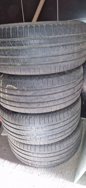 Pirelli nyri gumi 235/50 R18