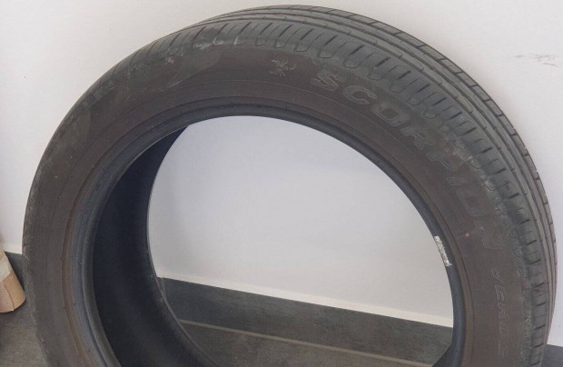 Pirelli nyri gumi 255/45 R20 101W 1 db