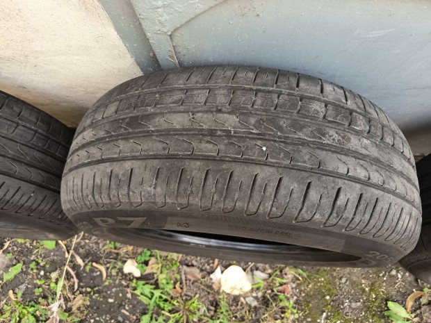 Pirelli nyári gumiabroncsok eladók.