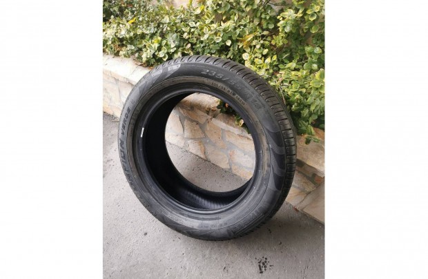 Pirelli nyrigumi szett 235/55 R18