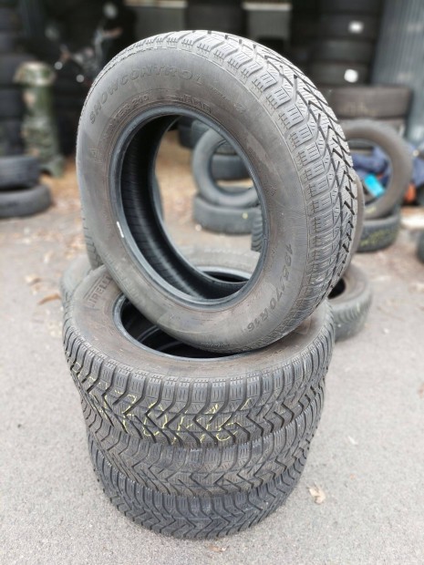 Pirelli tli gumi R16 195/70