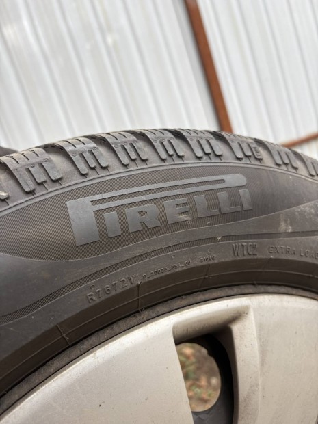 Pirelli téli gumi. DOT 23