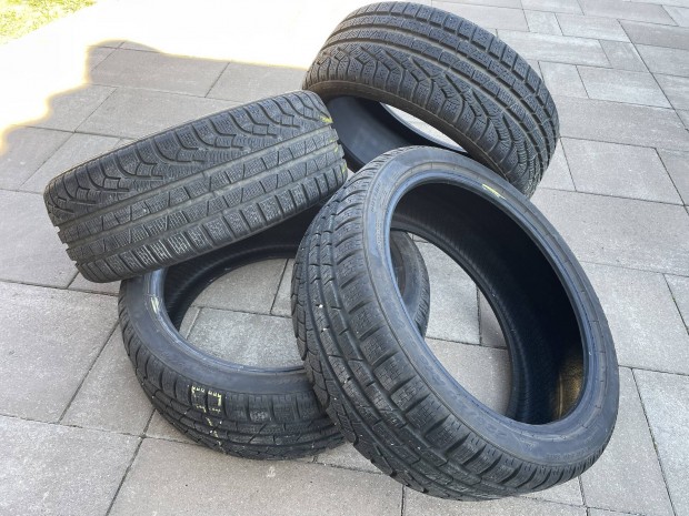 Pirelli tligumi 225/40 R18