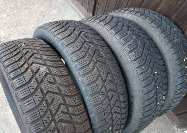 Pirelli tligumi garnitra 195/70R16 ,20000 Ft/4db