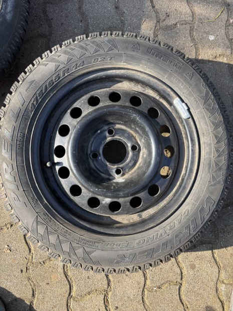 Pirelli winter carving t�li gumi, 175/65R14