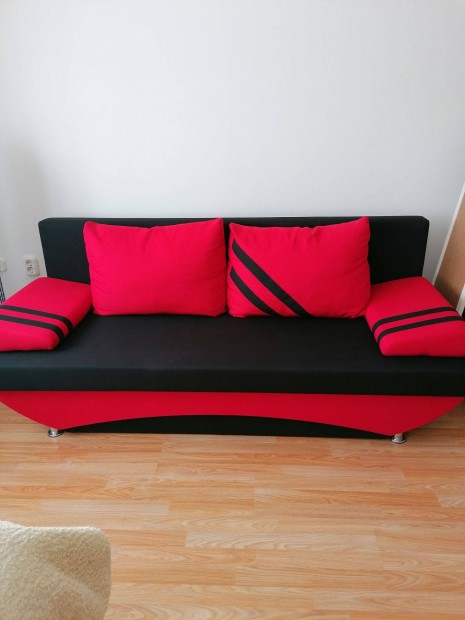 Piros - fekete kanapé eladó